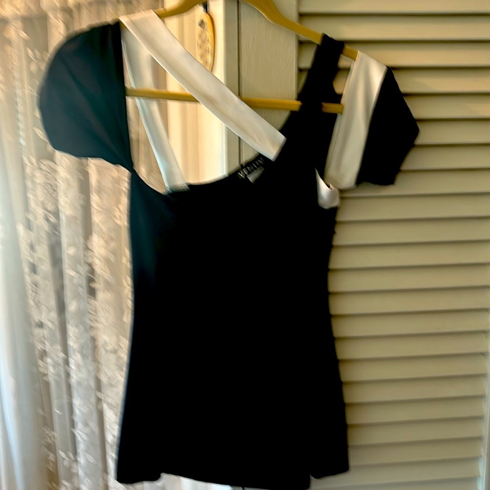 Like new Venus top.